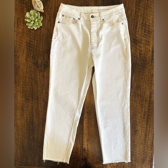 The Normal Brand | Hi-Rise Ankle Skimmer in White - Picture 5 of 12